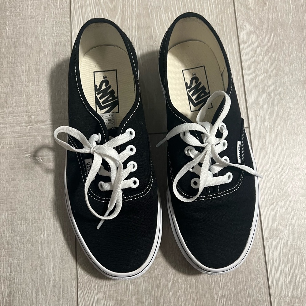 W 7.0 Vans Black Classics